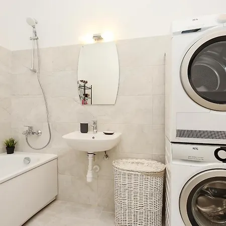 Arida Apartment *